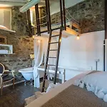 Romantic View Apartment, Nesso, By Rent شقة نيسّو