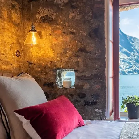 Romantic View Apartment, Nesso, By Rent Appartement