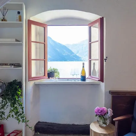 Romantic View Apartment, Nesso, By Rent Appartement