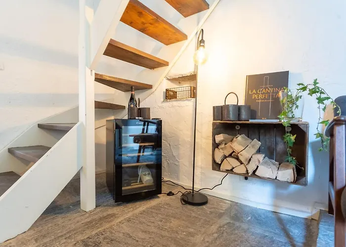 Romantic View Apartment, Nesso, By Rent