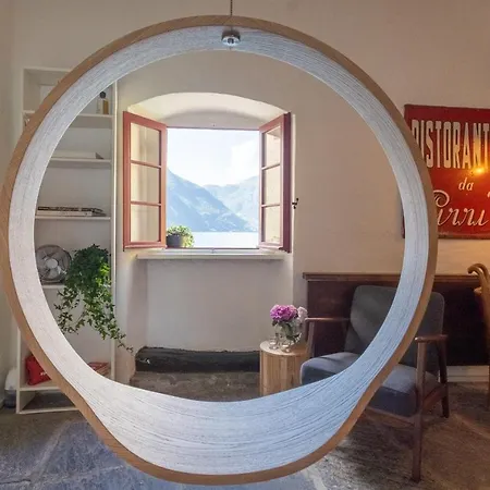 Romantic View Apartment, Nesso, By Rent