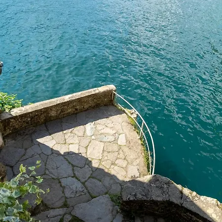 Romantic View Apartment, Nesso, By Rent * نيسّو
