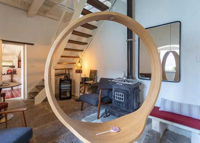 Romantic View Apartment, Nesso, By Rent