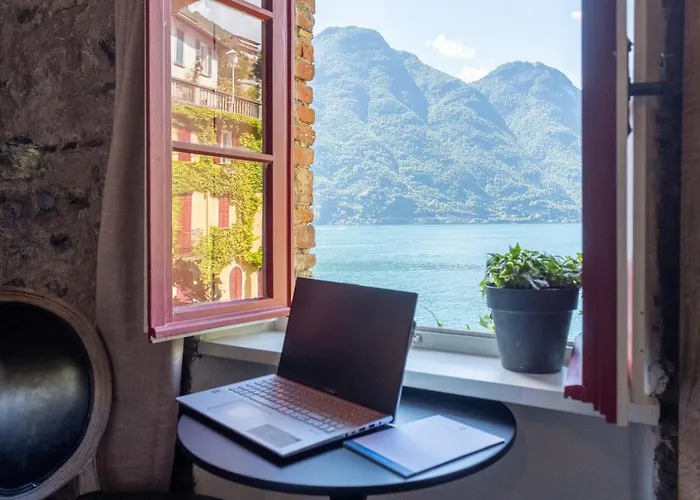 Romantic View Apartment, Nesso, By Rent * 内索