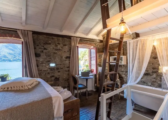Romantic View Apartment, Nesso, By Rent 内索